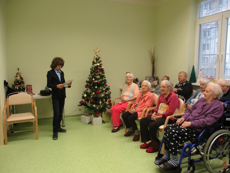 Vystúpenie v domove seniorov 2016