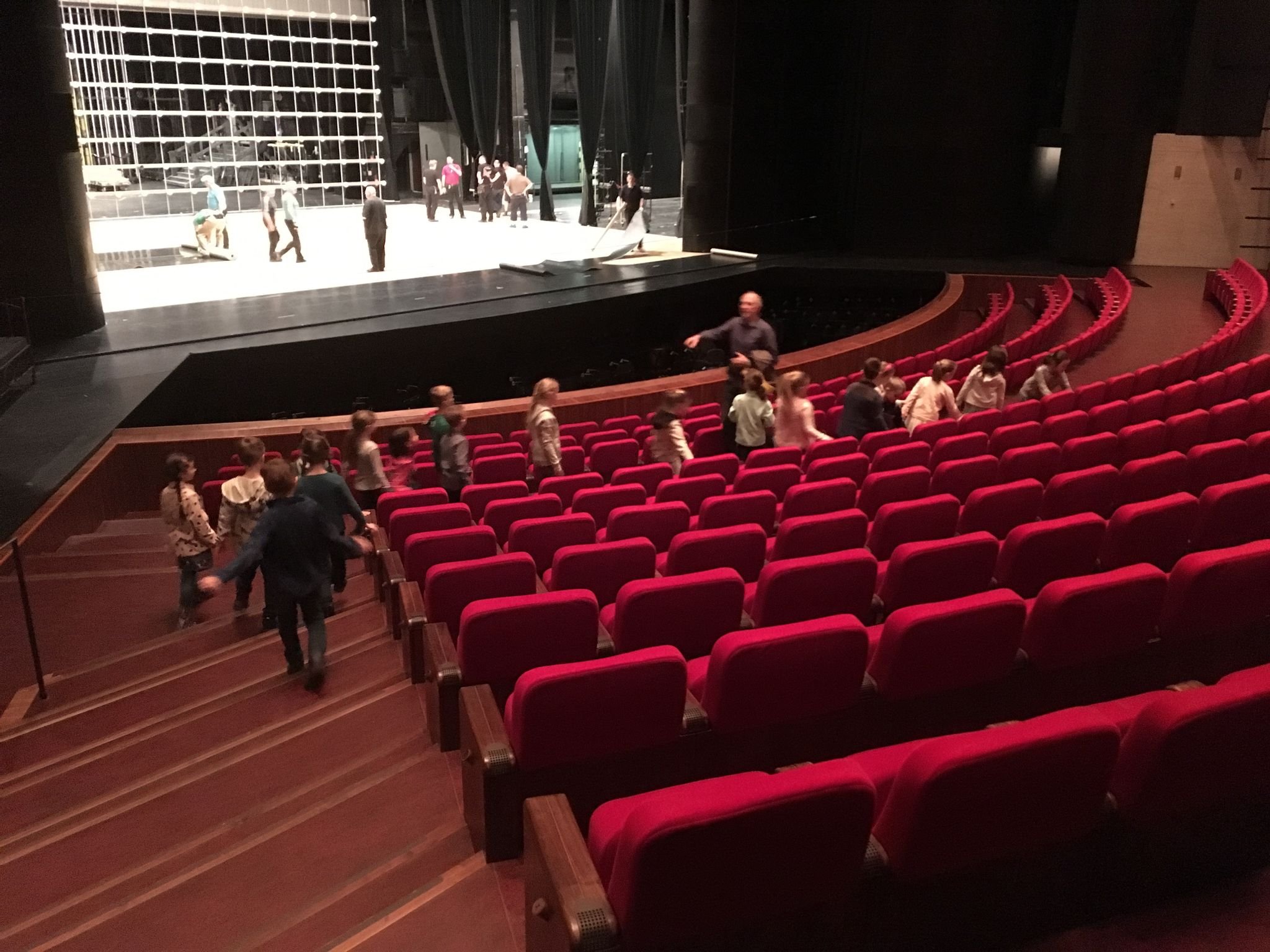 PYP 1 - visit of the Slovak National Theater - different jobs
