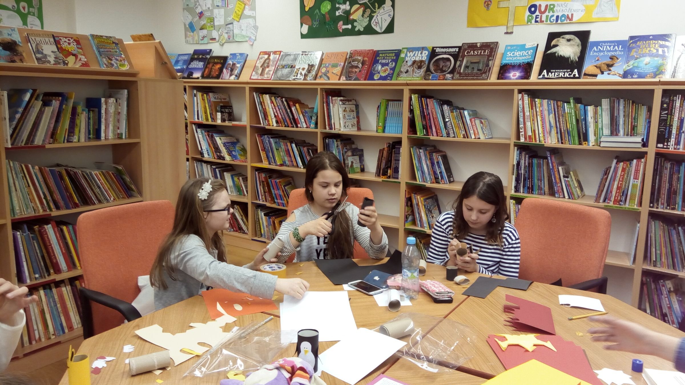 Čitateľský krúžok a výroba darčekov pre nových prvákov