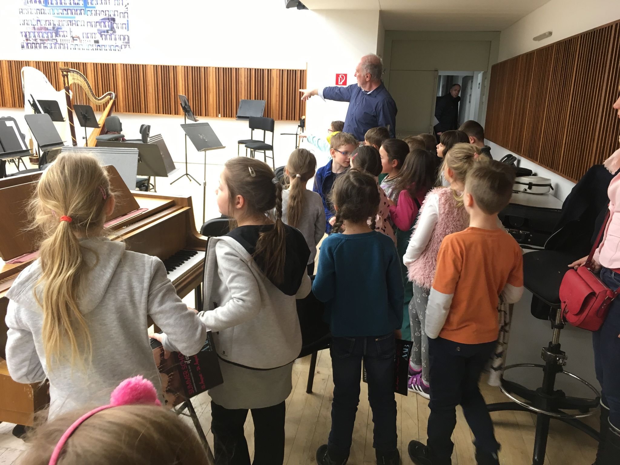 PYP 1 - visit of the Slovak National Theater - different jobs