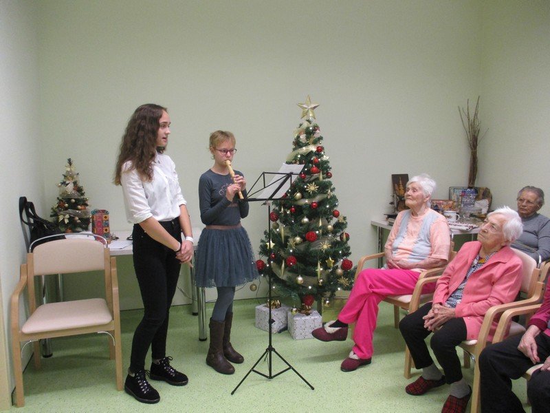 Vystúpenie v domove seniorov 2016