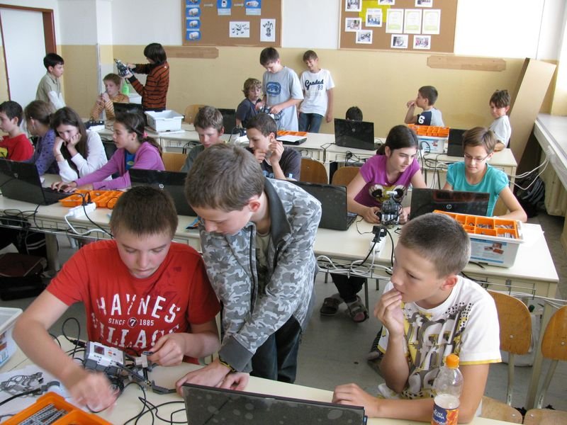 Fotogaléria zo súťaže robotiky pre Sekundu