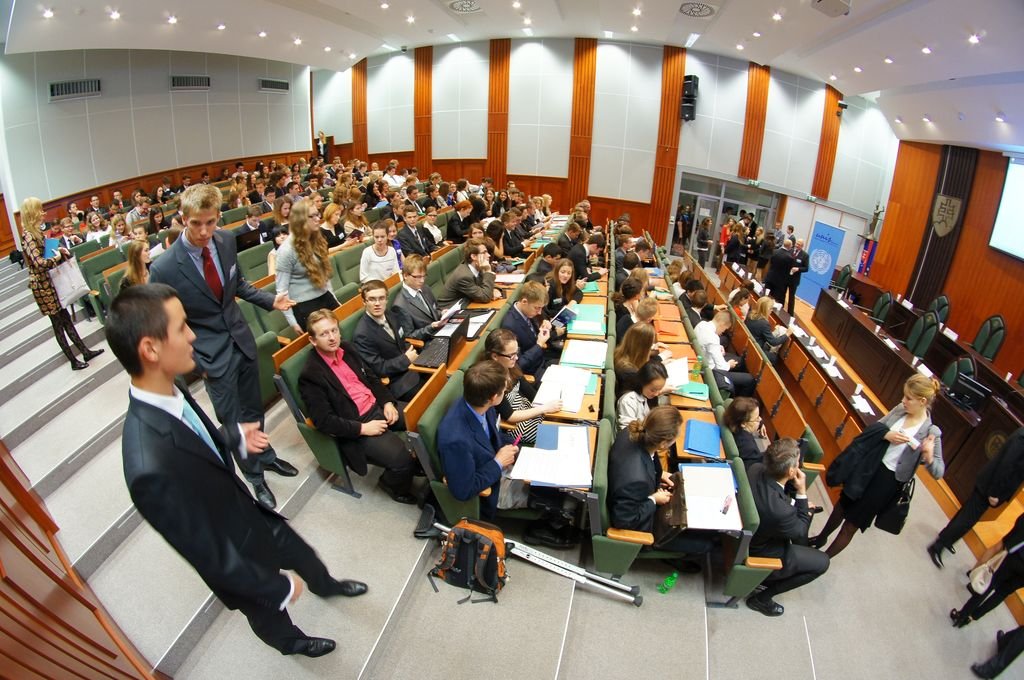 BratMUN 2013