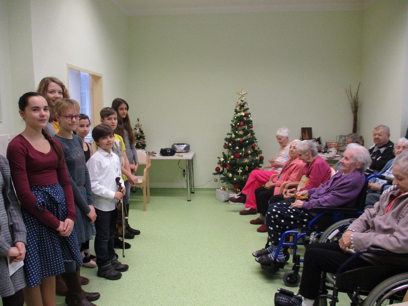 Vystúpenie v domove seniorov 2016