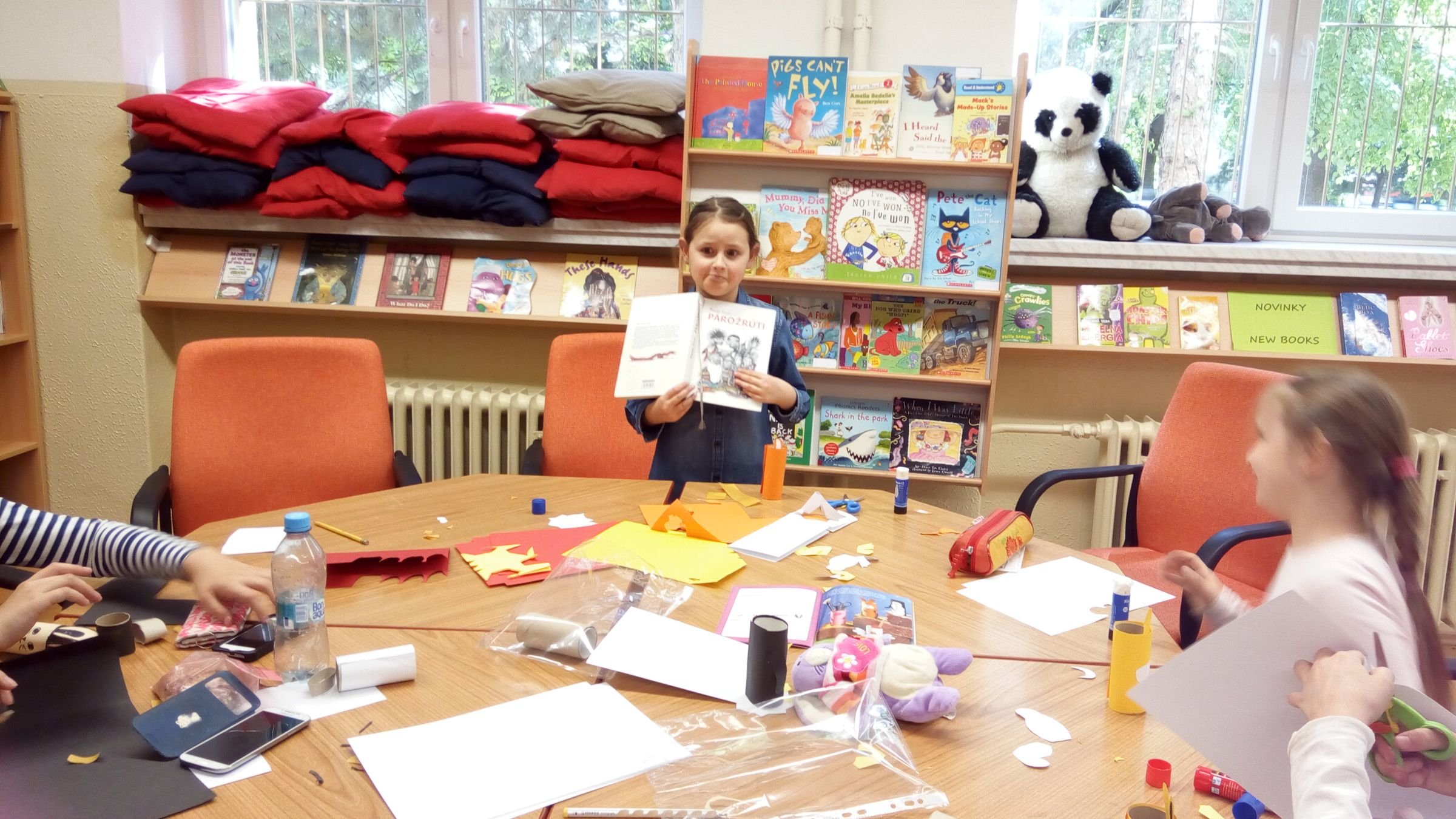 Čitateľský krúžok a výroba darčekov pre nových prvákov